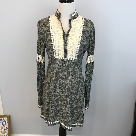 Free People Dresses & Skirts - Free People embroidered dress size 2